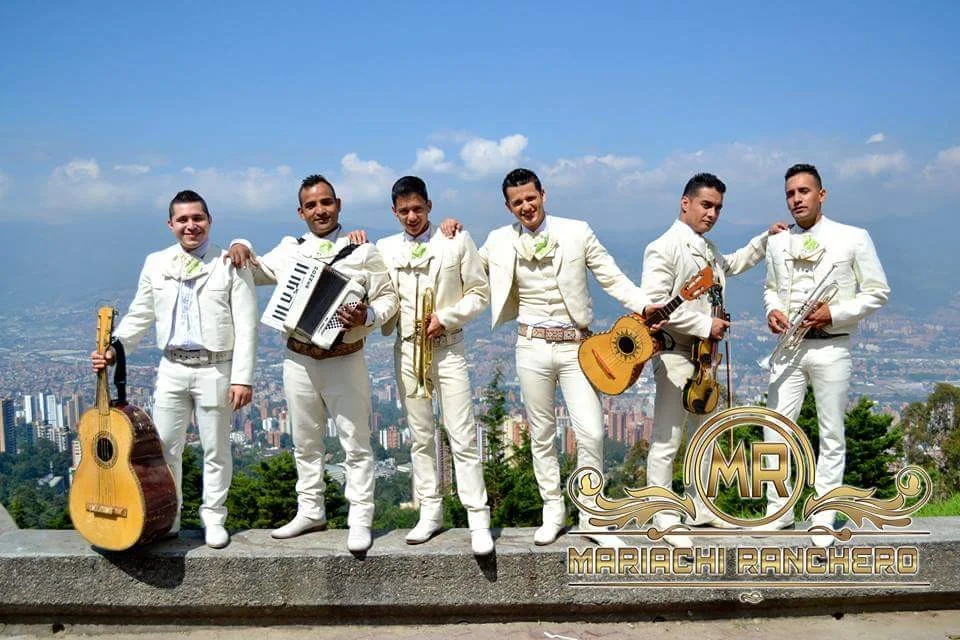 Mariachis en Medellin